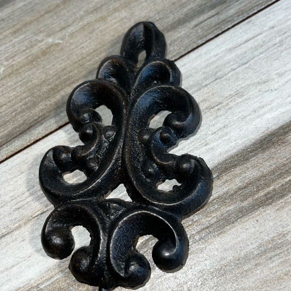 Reserved Ornate Cast Metal Wall Hook Scalloped Ornate Coat Hook HatRack Decorati - Picture 5 of 7